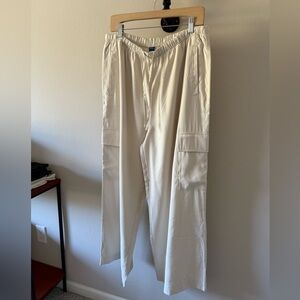Old Navy wide leg cargo pant